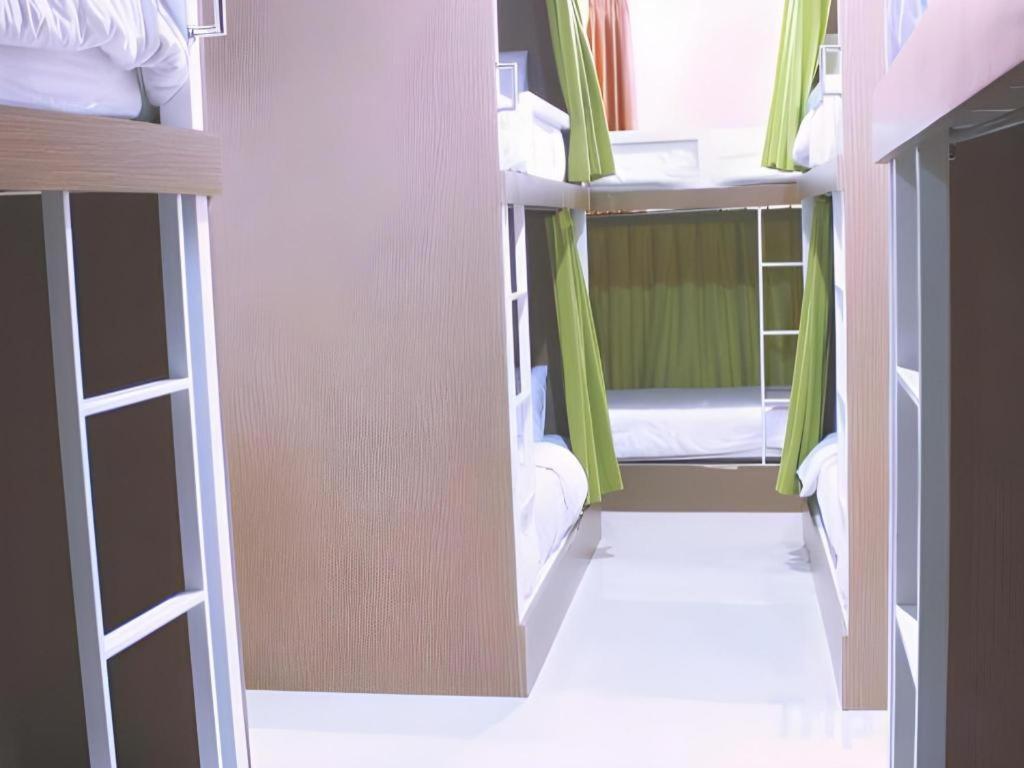 Wakeup Homestay Γιογκιακάρτα Εξωτερικό φωτογραφία